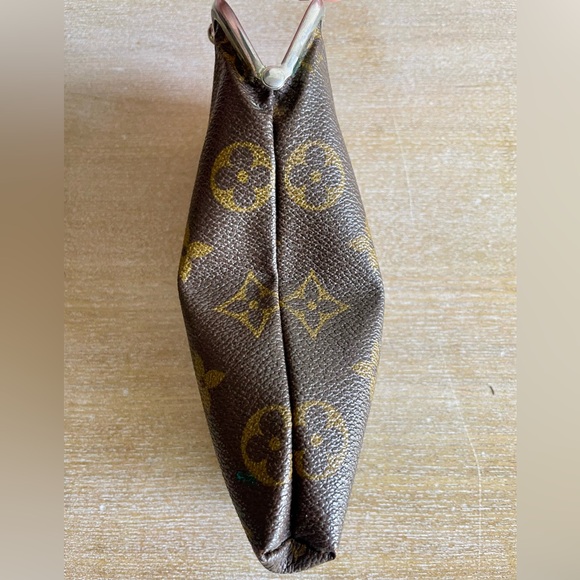 ***SOLD***Rare AUTHENTICITY GUARANTEED VTG LV Kisslock EyeglassCaseCigaretteCase - Picture 3 of 16